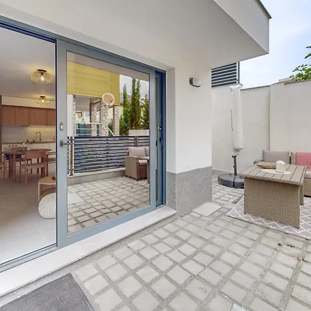 Bellaviastay, Flat Apolonia 1bd Apartamento