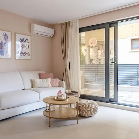 Bellaviastay, Flat Apolonia 1bd Apartamento *